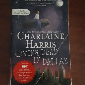 Living Dead in Dallas (Sookie Stackhouse/True Blood, Book 2)